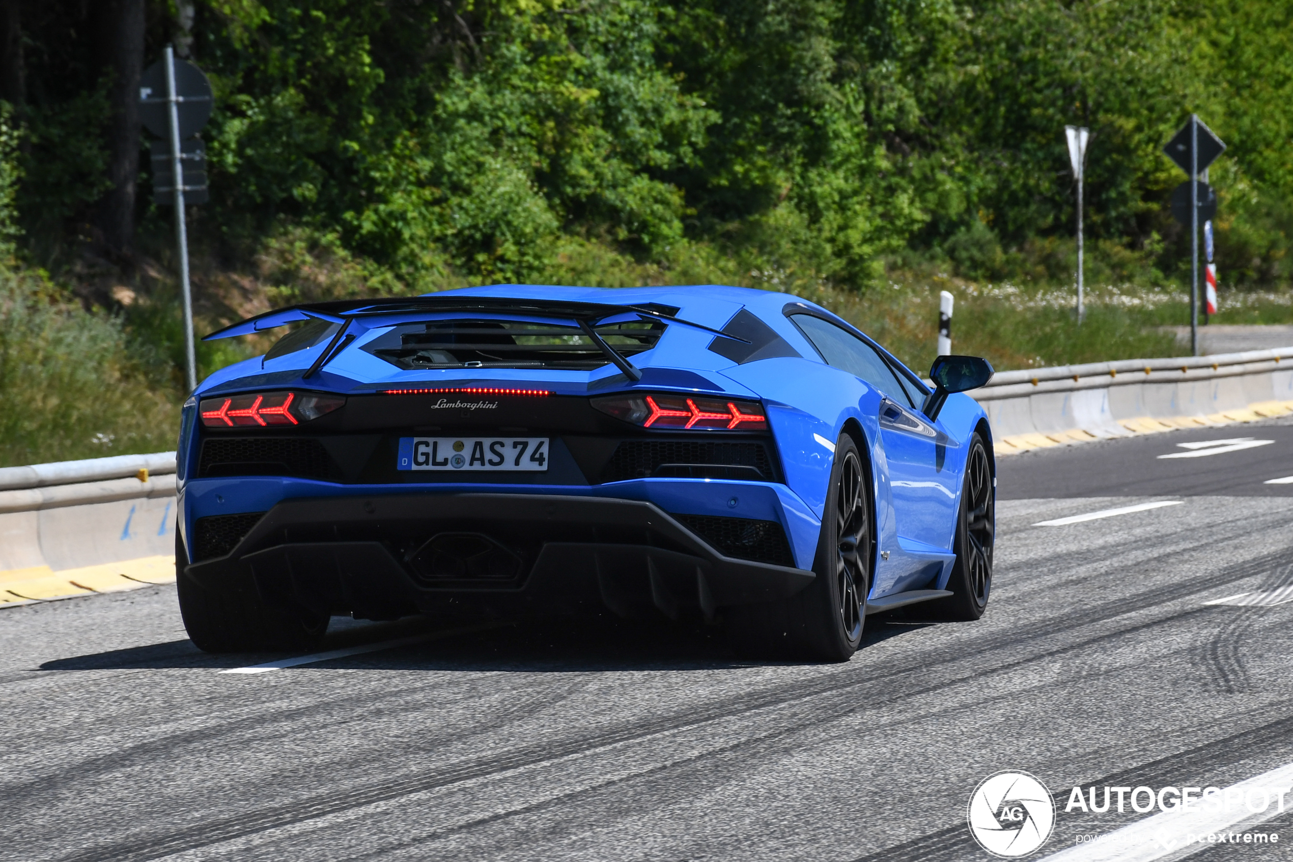 Lamborghini Aventador S LP740-4