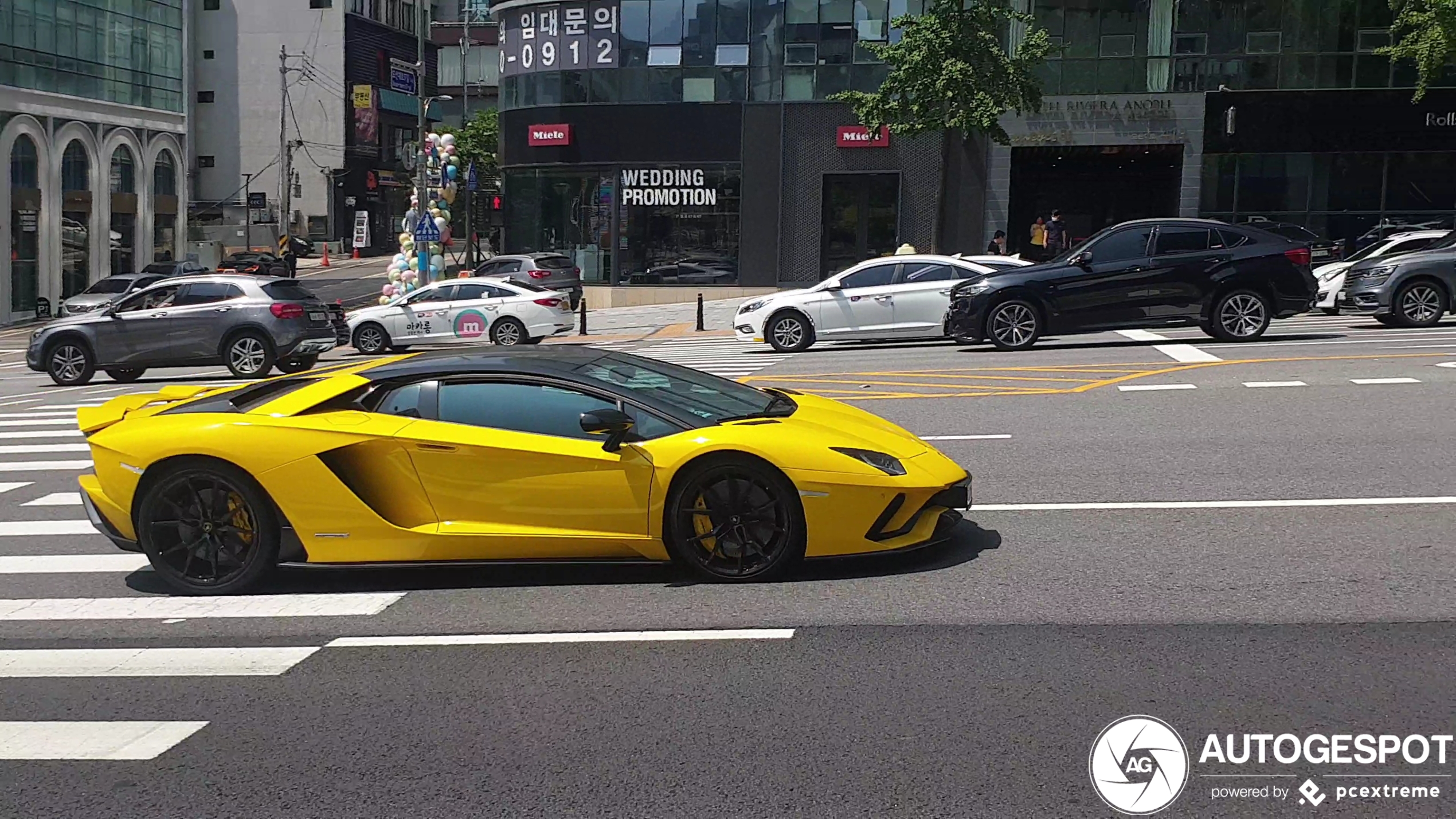 Lamborghini Aventador S LP740-4