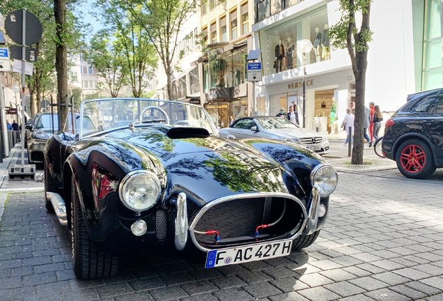 AC Cobra 427