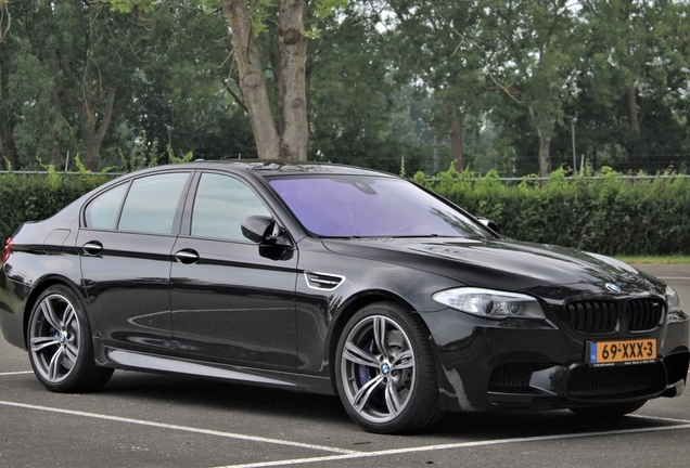 BMW M5 F10 2011