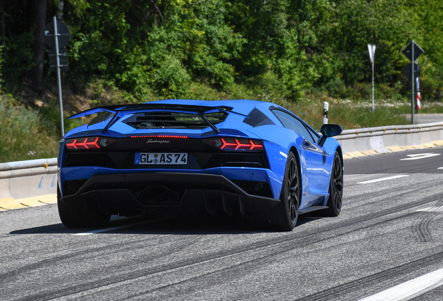 Lamborghini Aventador S LP740-4