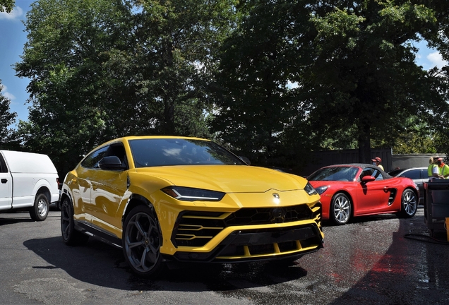 Lamborghini Urus