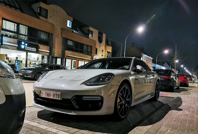 Porsche 971 Panamera Turbo S E-Hybrid