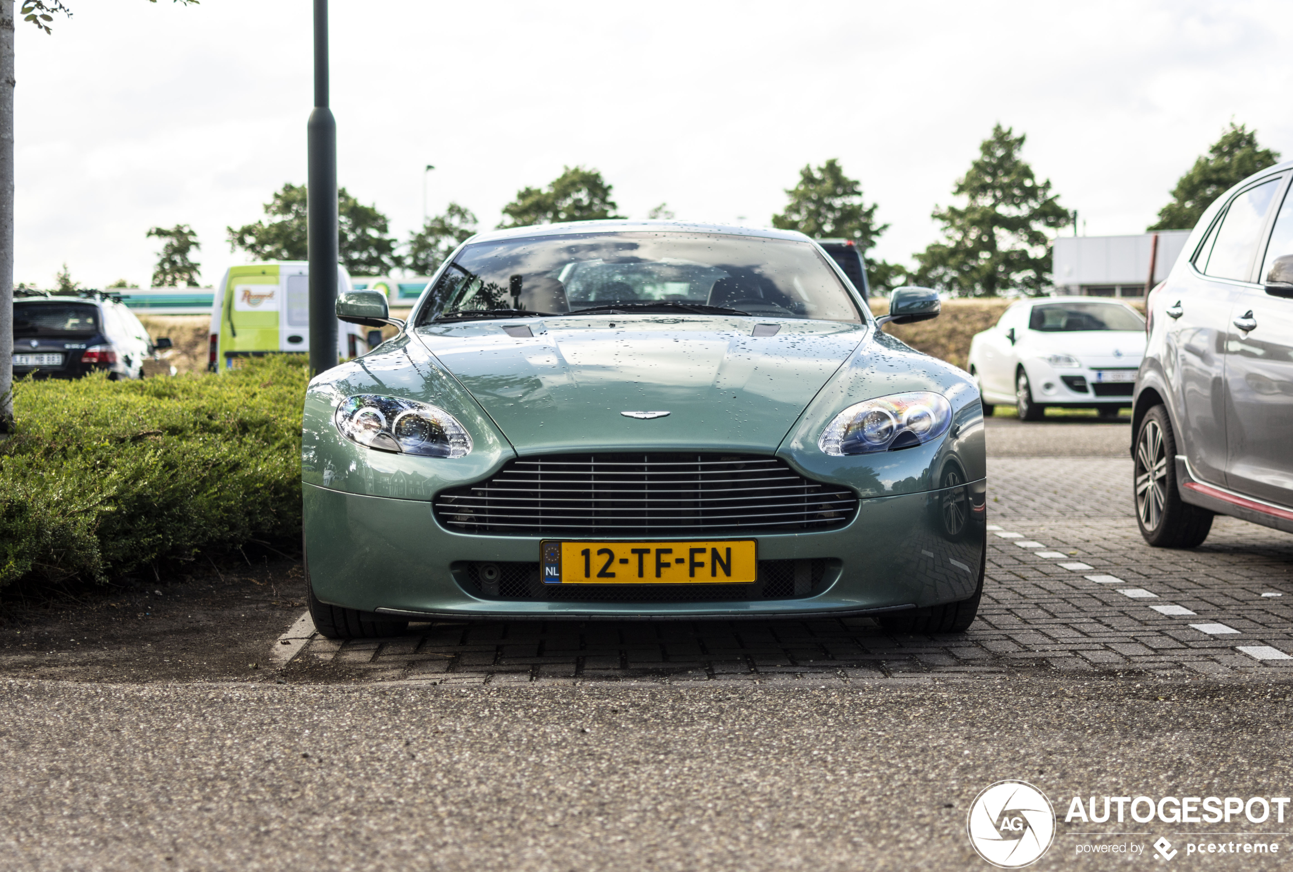 Aston Martin V8 Vantage