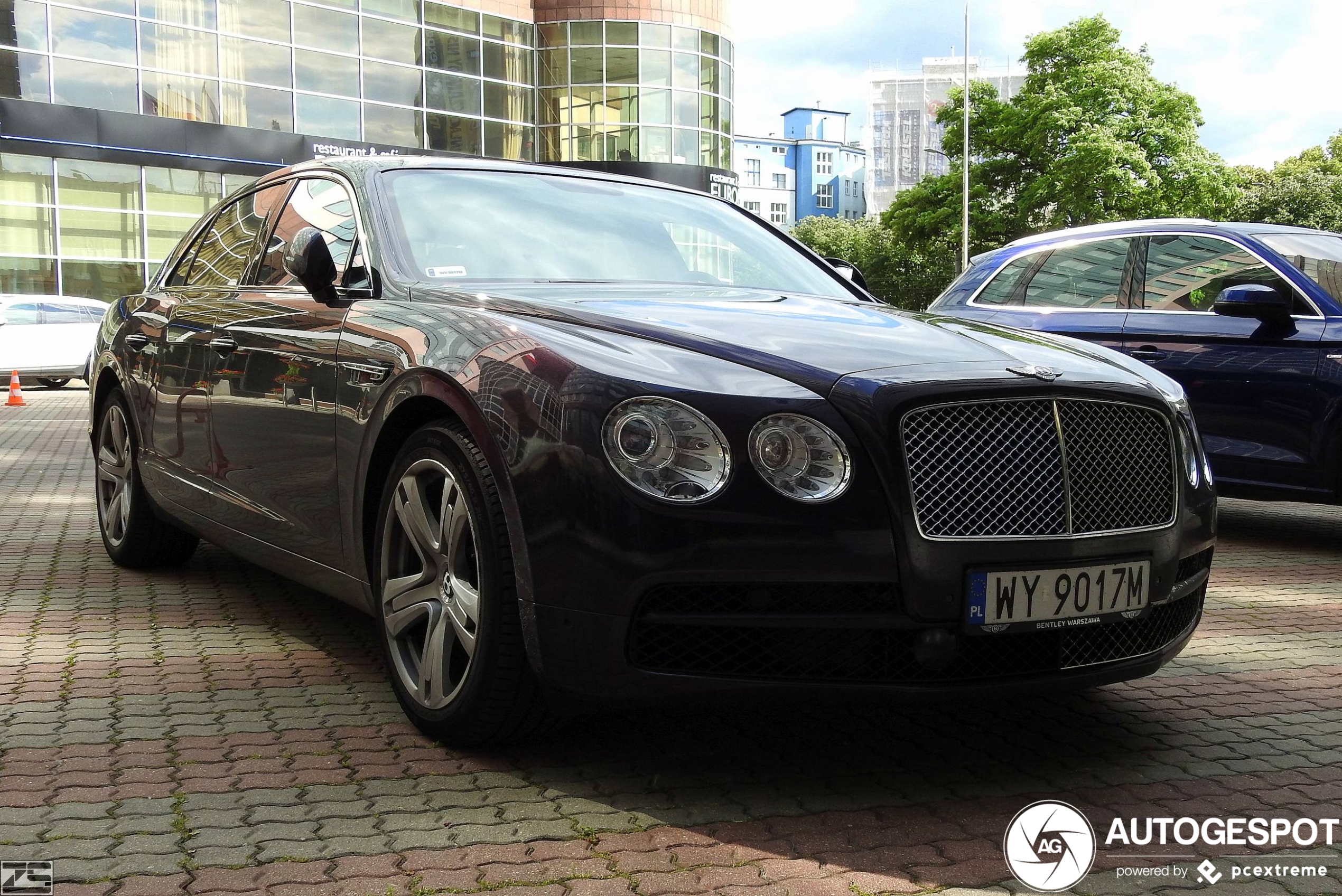 Bentley Flying Spur V8