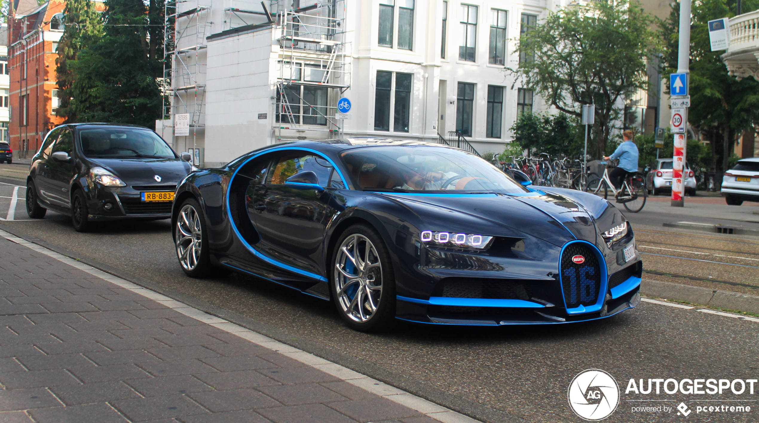 Christijan Albers geniet in Bugatti Chiron
