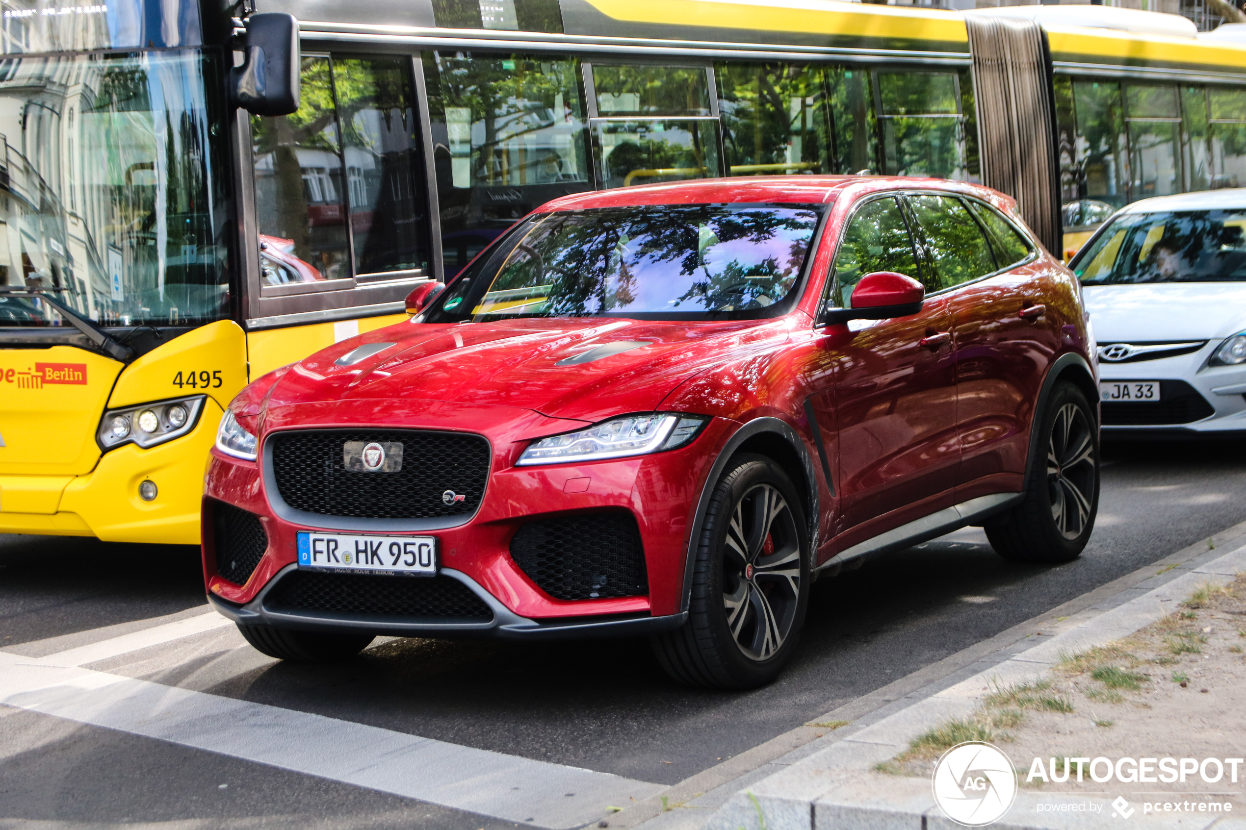 Jaguar F-PACE SVR