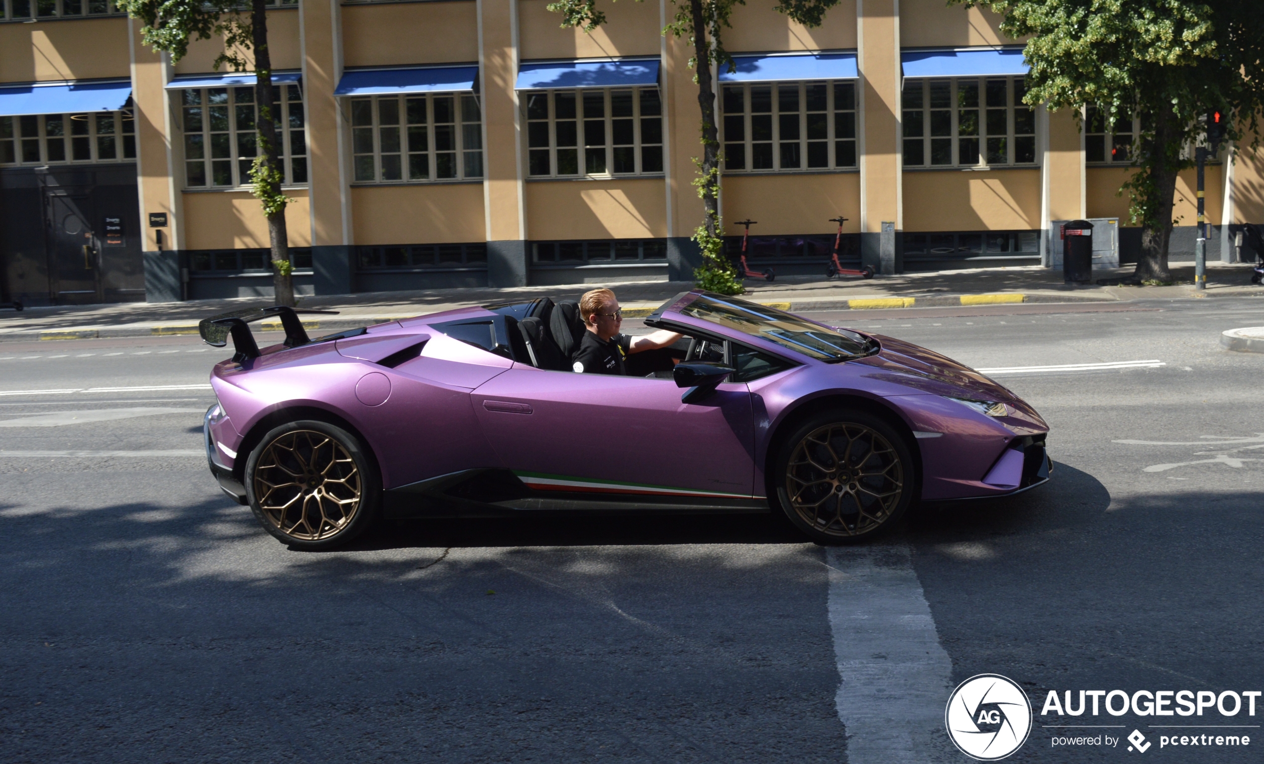 Lamborghini Huracán LP640-4 Performante Spyder