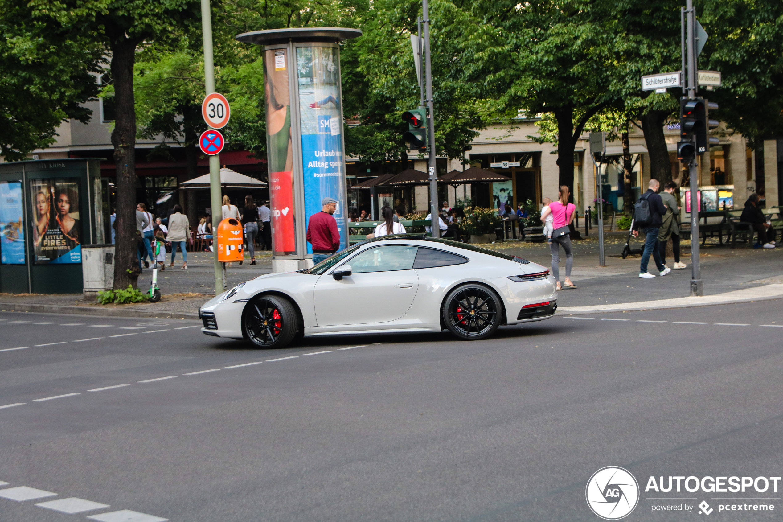 Porsche 992 Carrera 4S