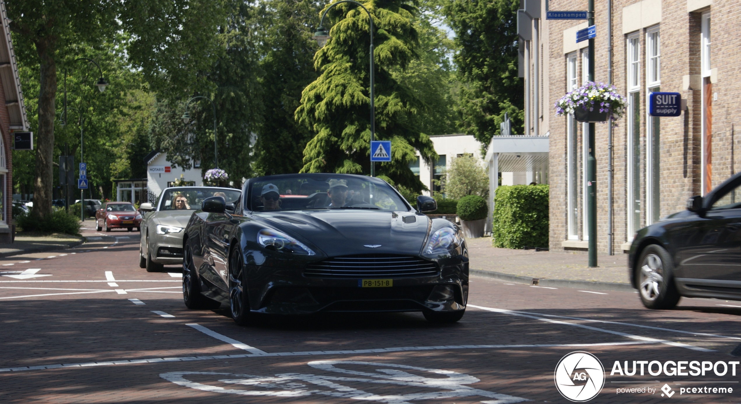 Aston Martin Vanquish Volante