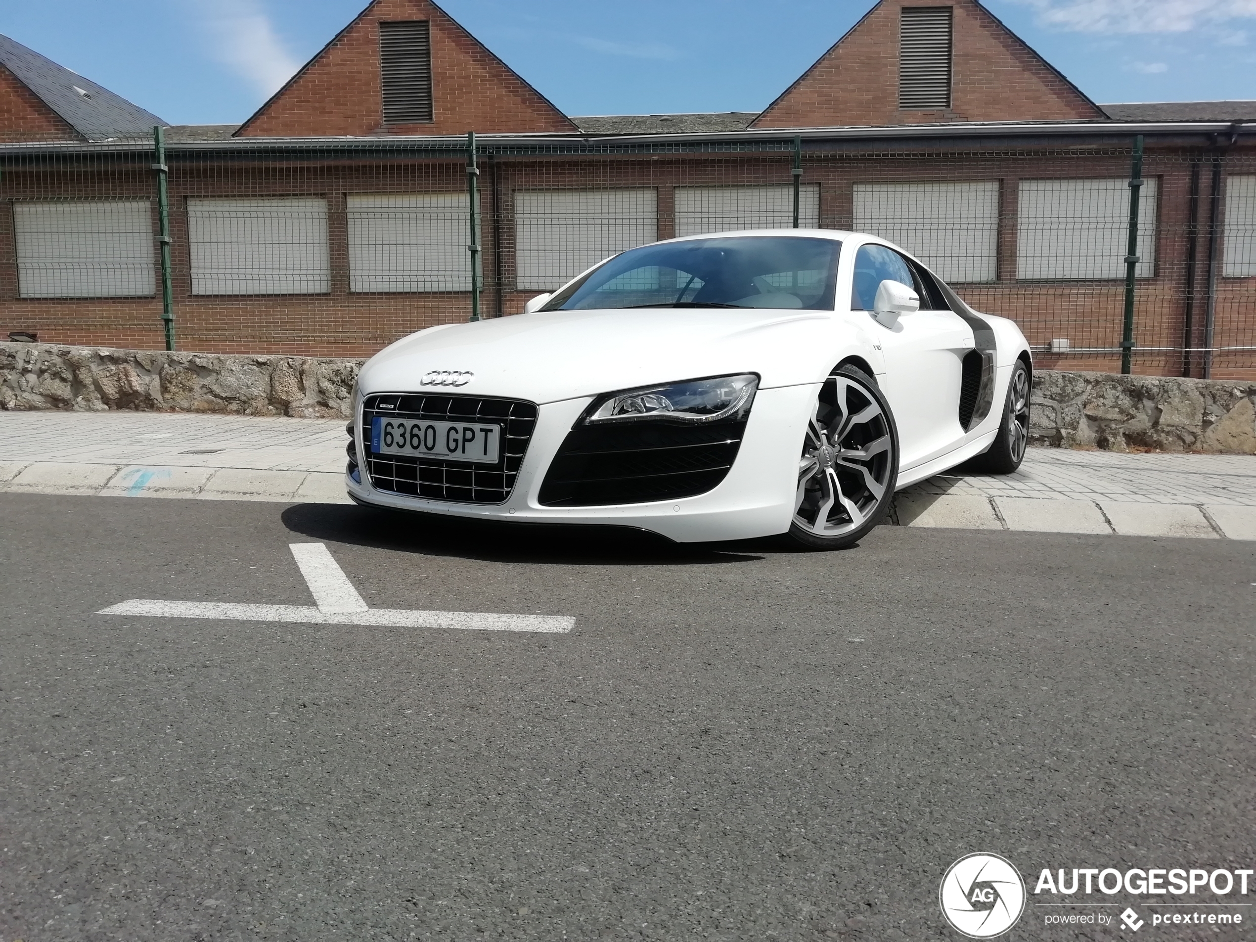 Audi R8 V10