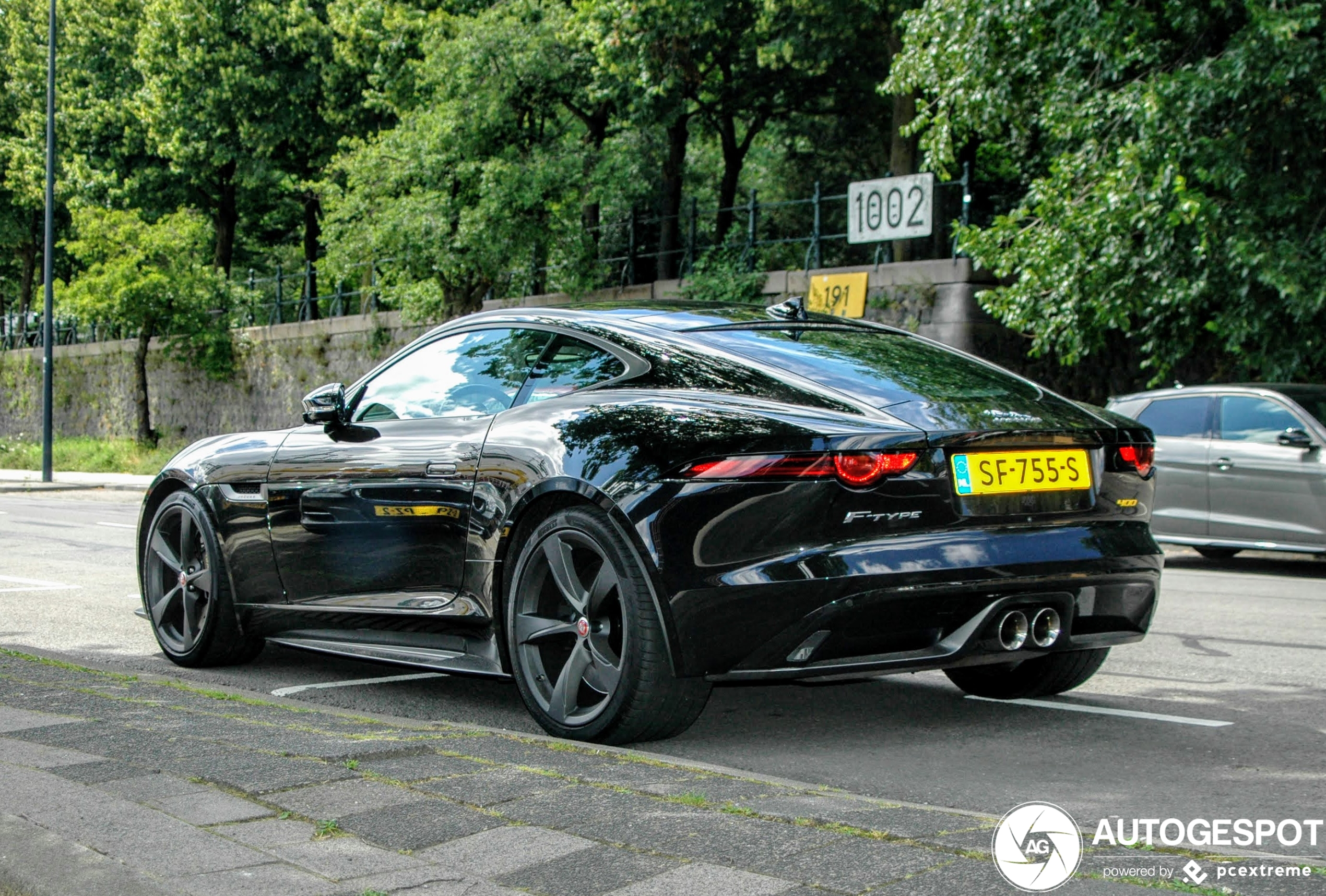 Jaguar F-TYPE 400 Sport Coupé