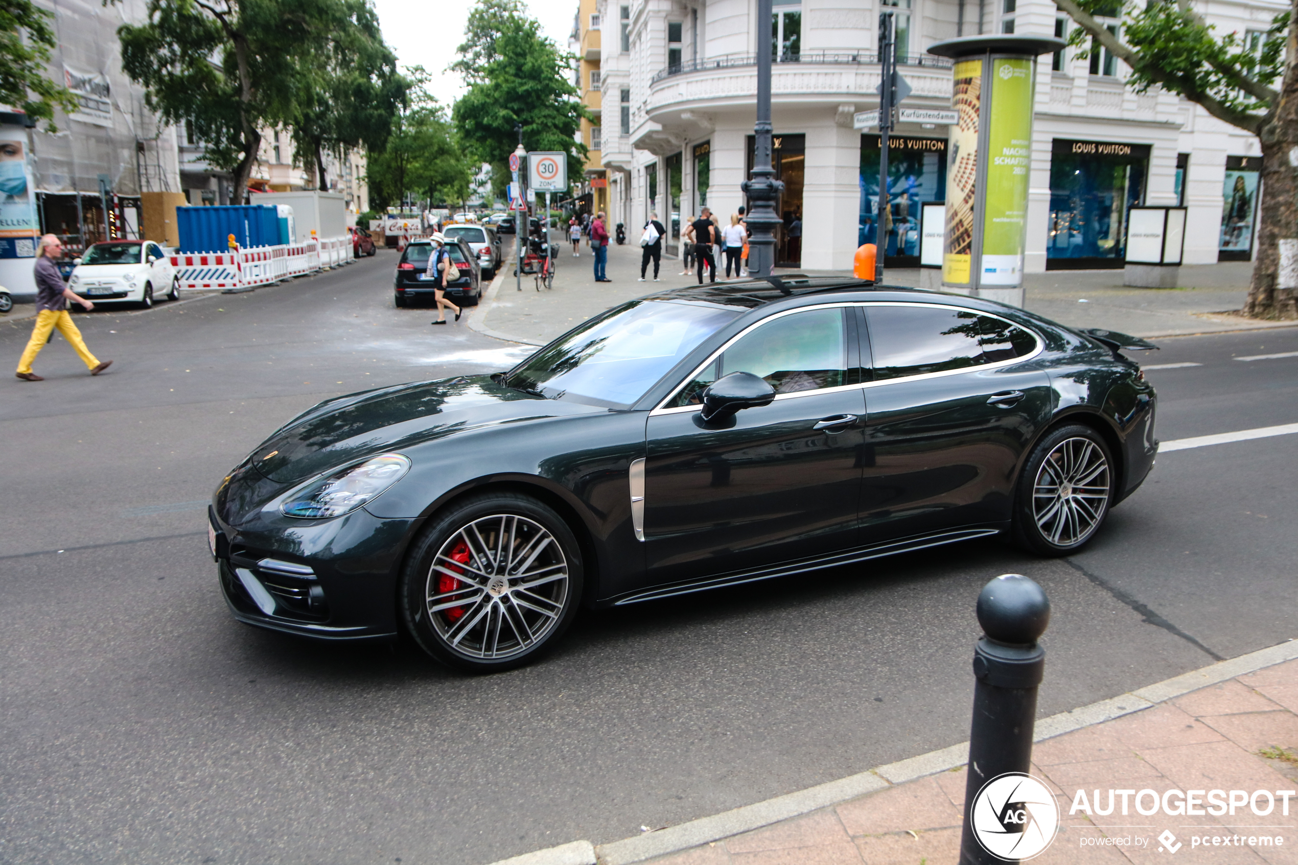 Porsche 971 Panamera Turbo Executive