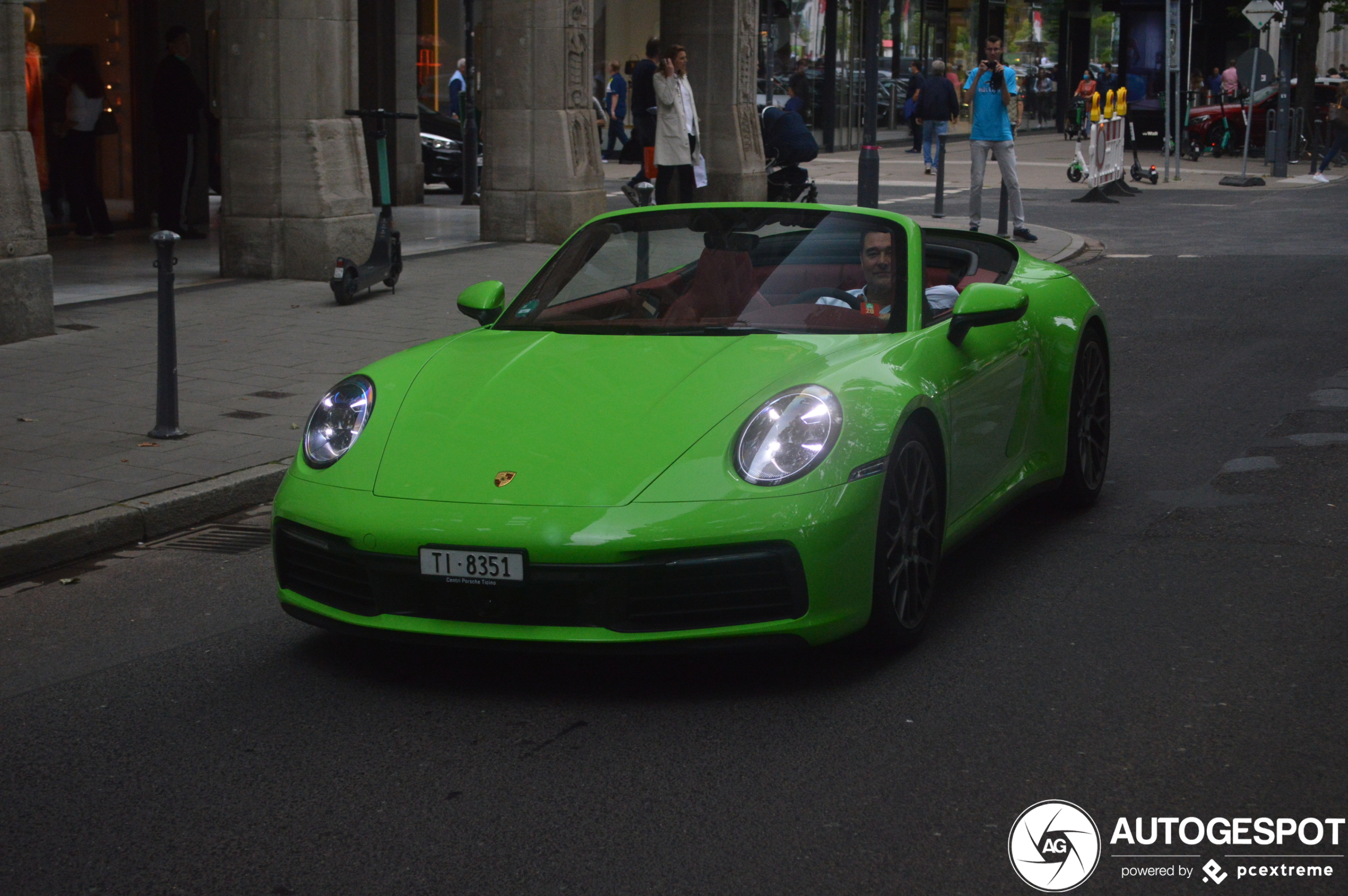 Porsche 992 Carrera 4S Cabriolet