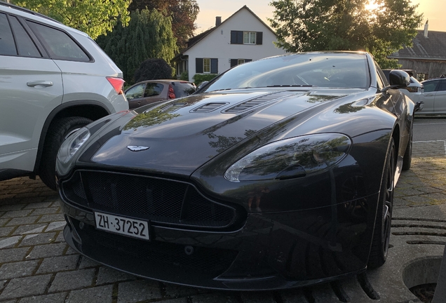 Aston Martin V12 Vantage S