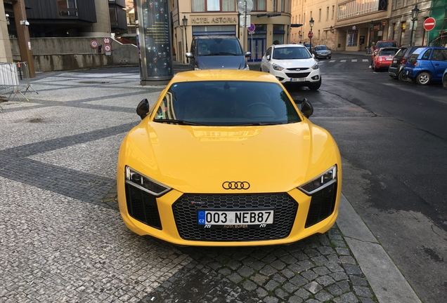 Audi R8 V10 Plus 2015