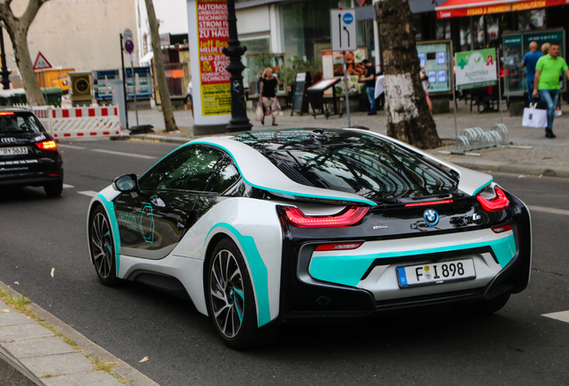 BMW i8