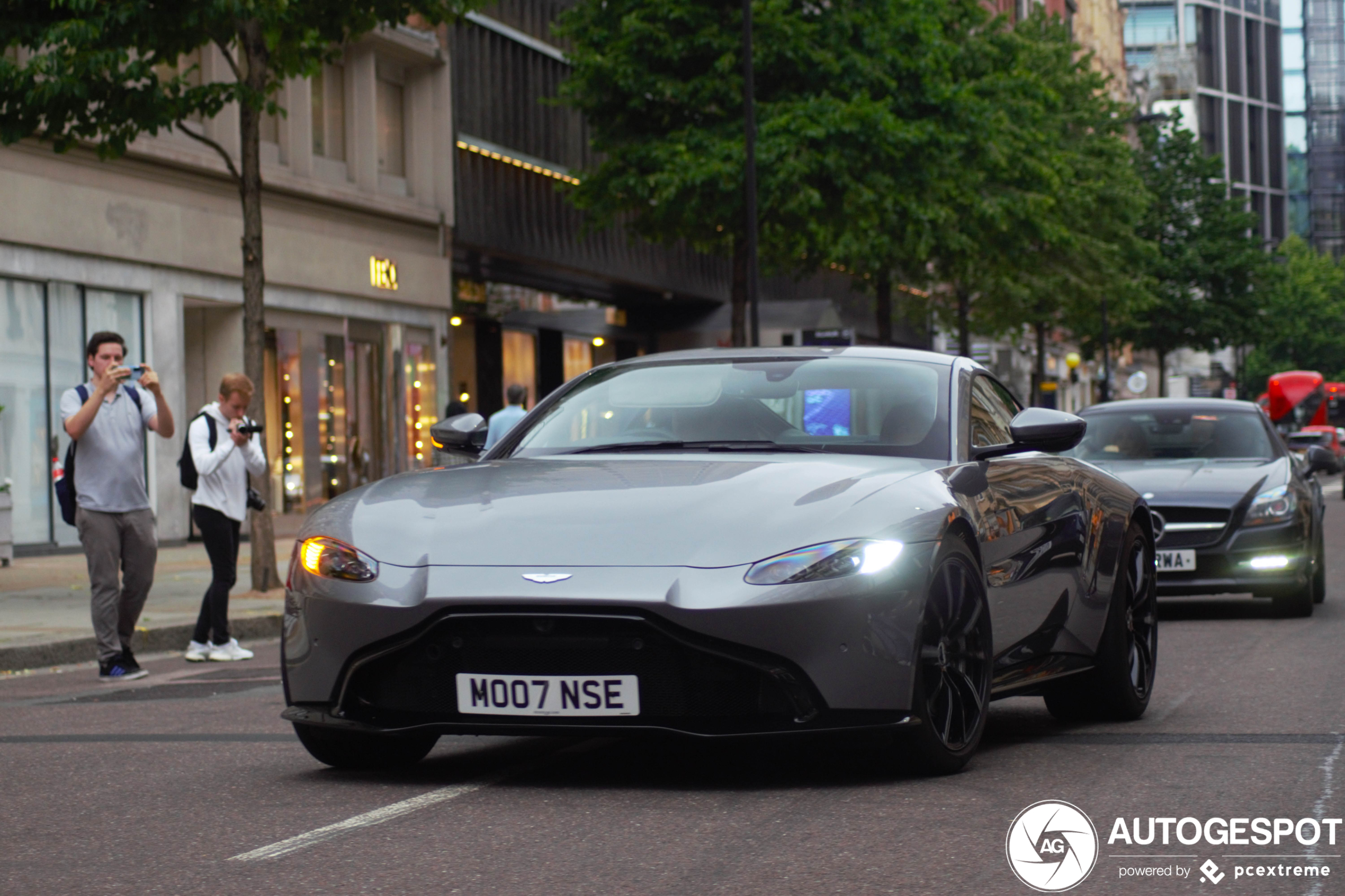 Aston Martin V8 Vantage 2018