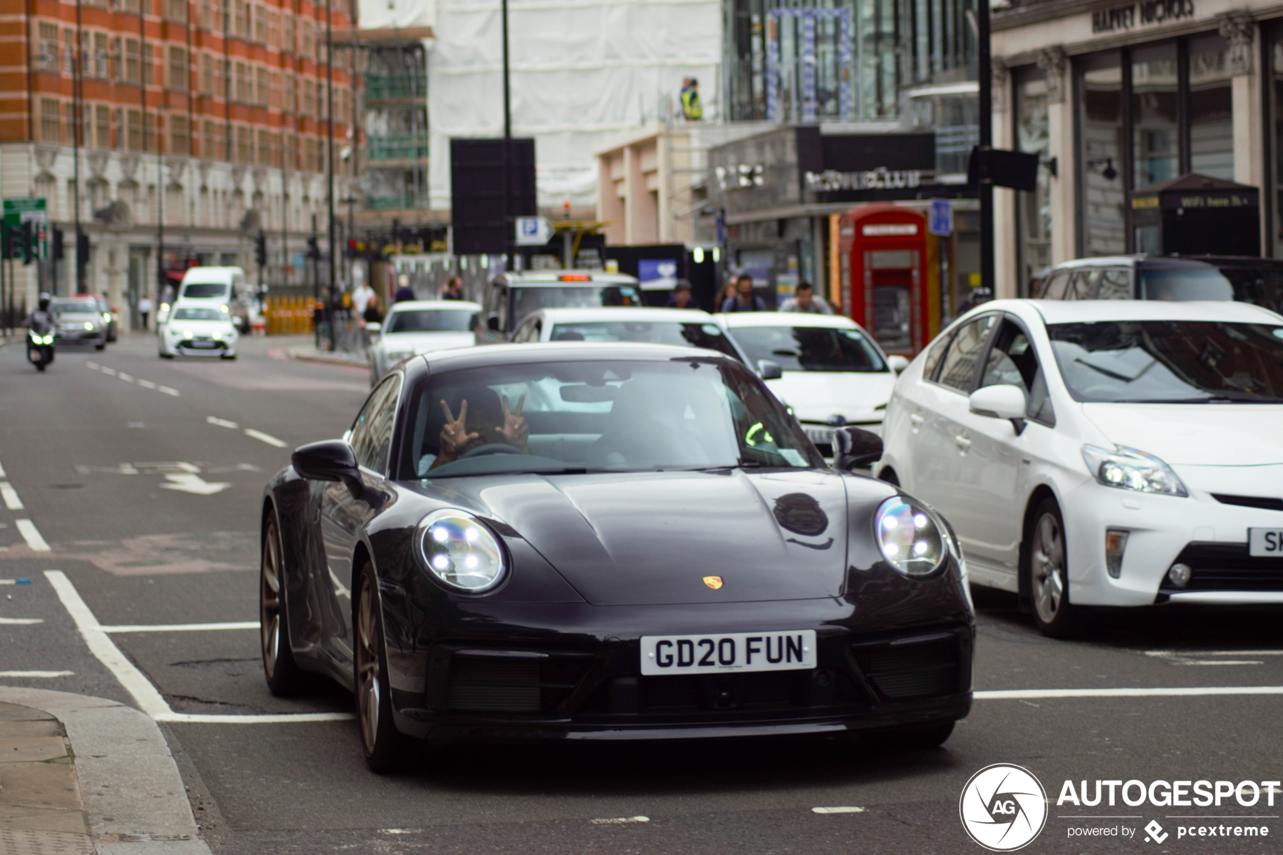 Porsche 992 Carrera 4S