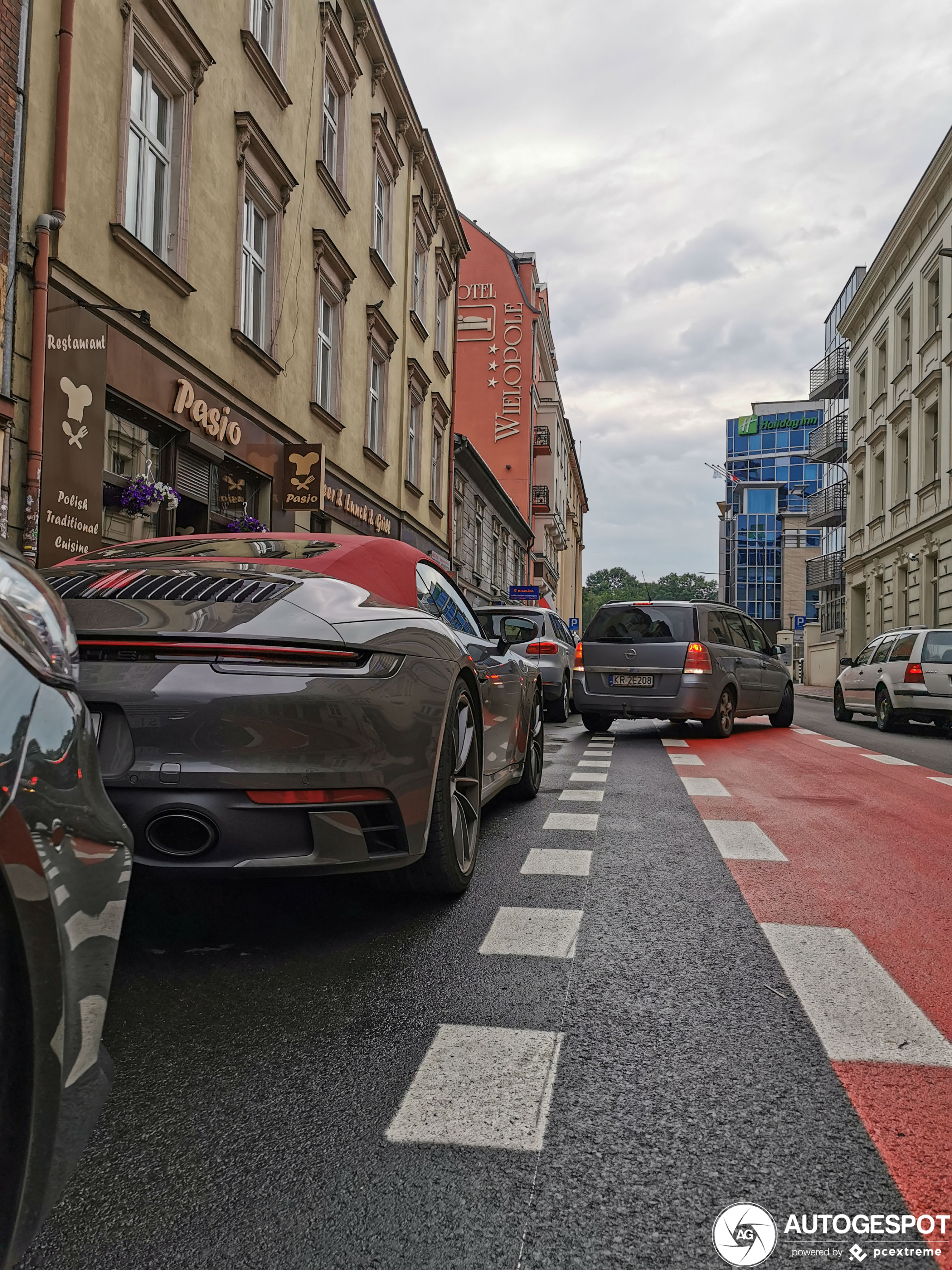 Porsche 992 Carrera 4S Cabriolet