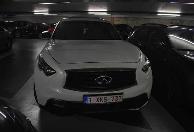 Infiniti FX Sebastian Vettel Version