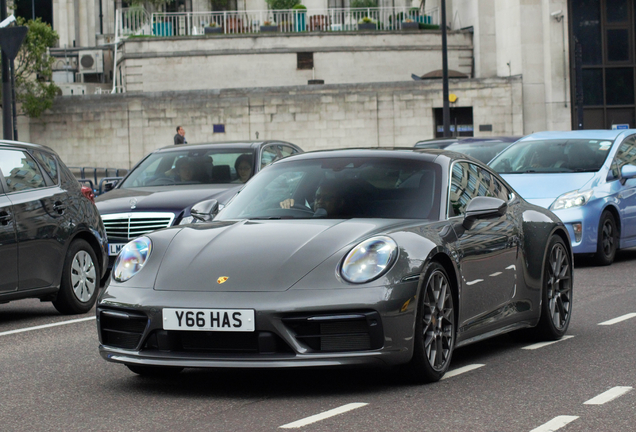 Porsche 992 Carrera 4S