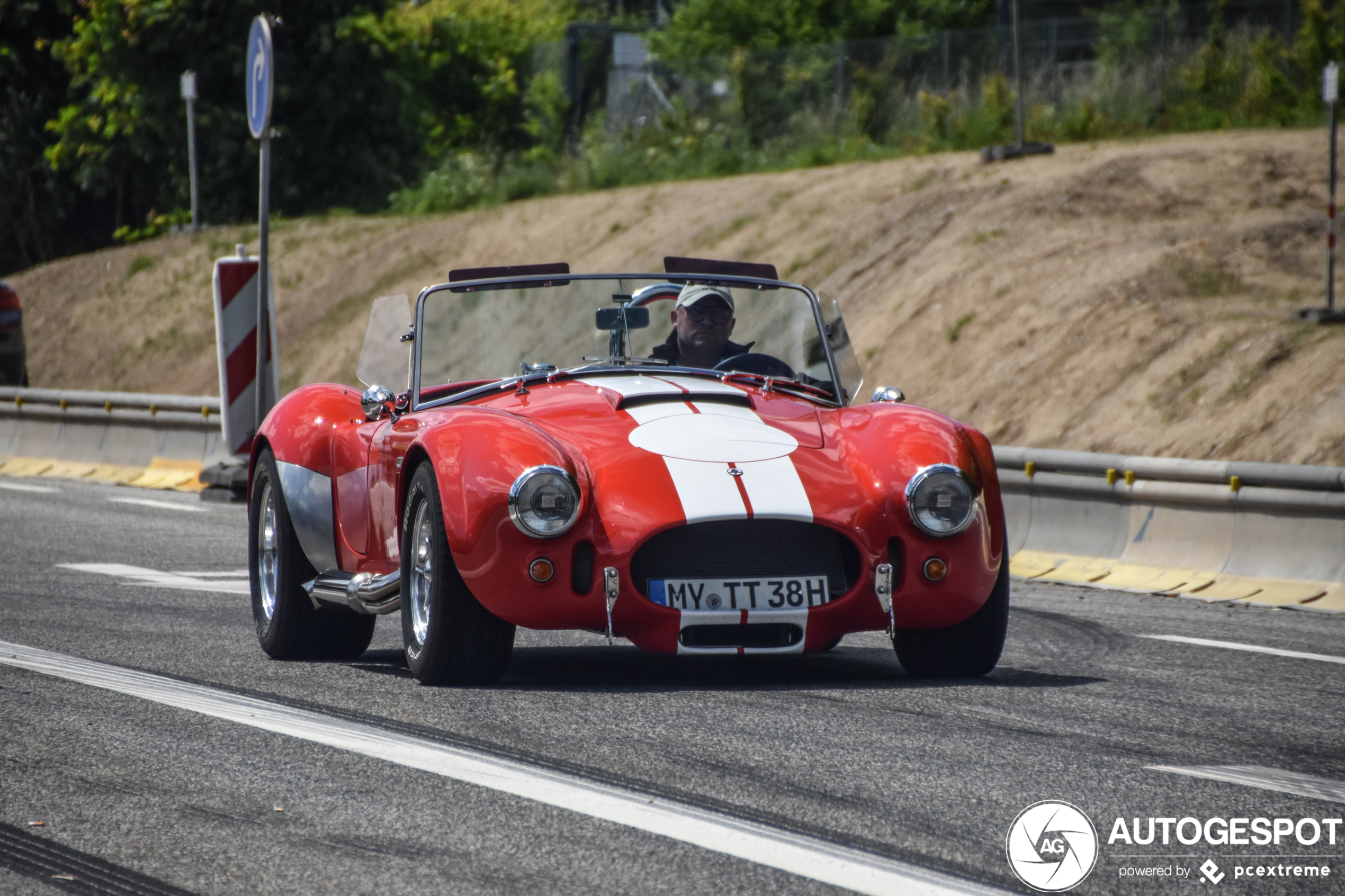 AC Cobra 427