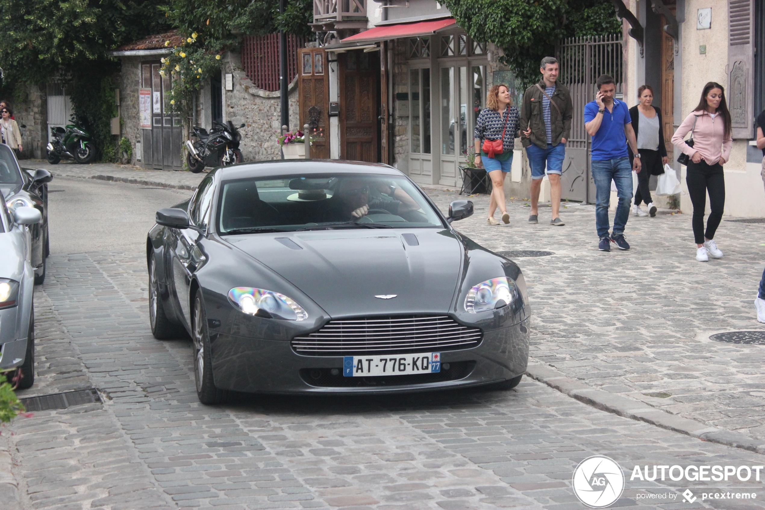 Aston Martin V8 Vantage