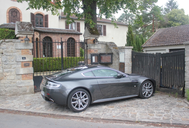 Aston Martin V8 Vantage S