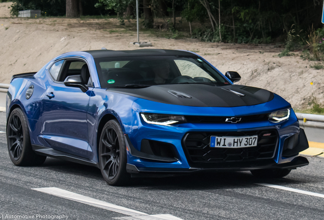 Chevrolet Camaro SS 1LE 2017