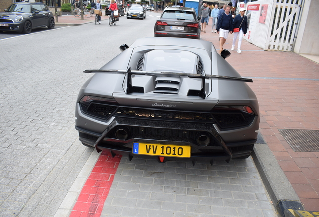 Lamborghini Huracán LP640-4 Performante