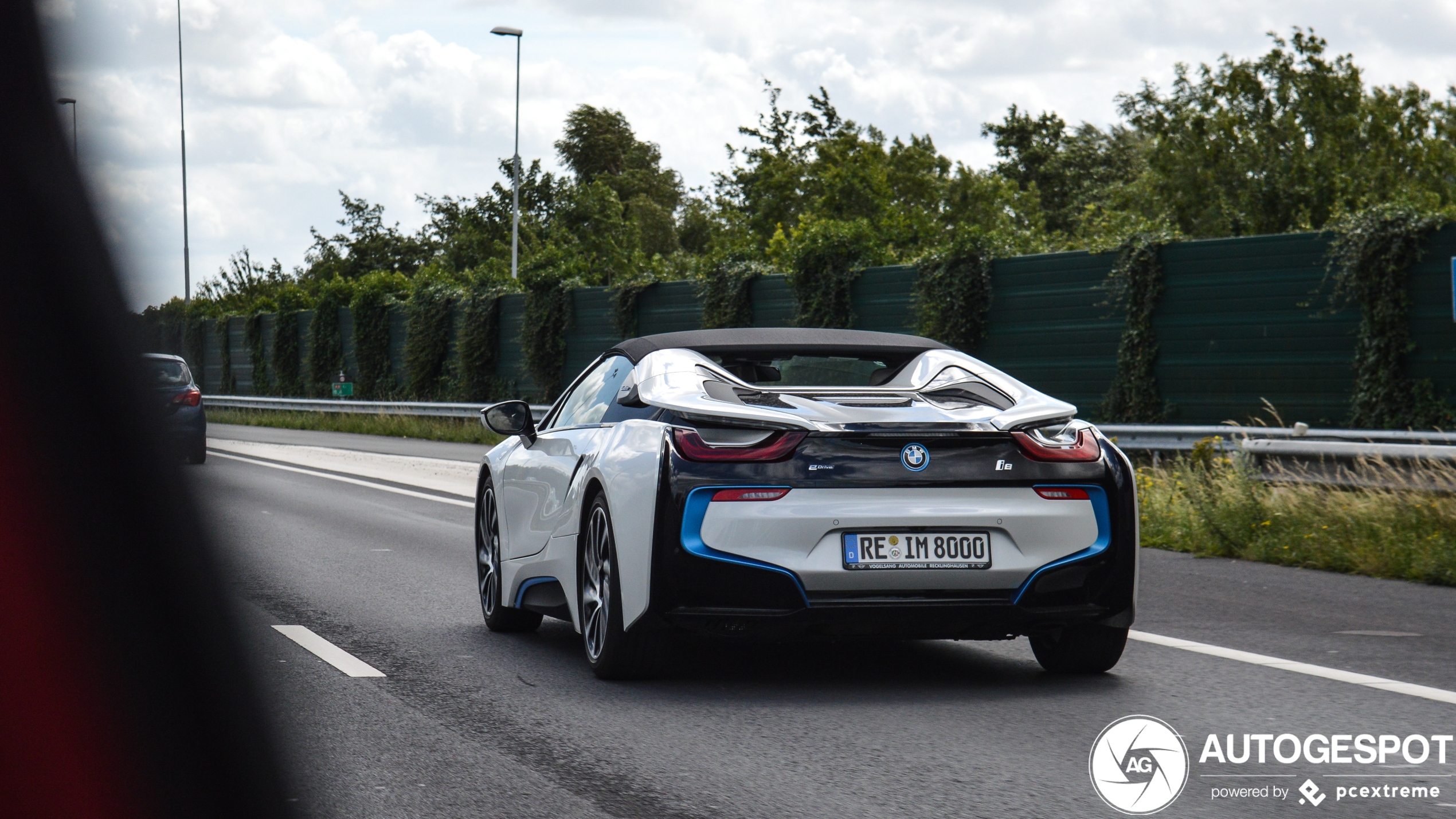 BMW i8 Roadster