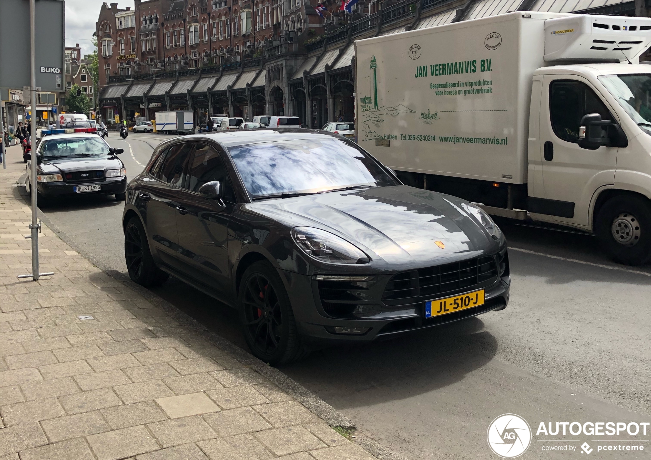 Porsche 95B Macan GTS