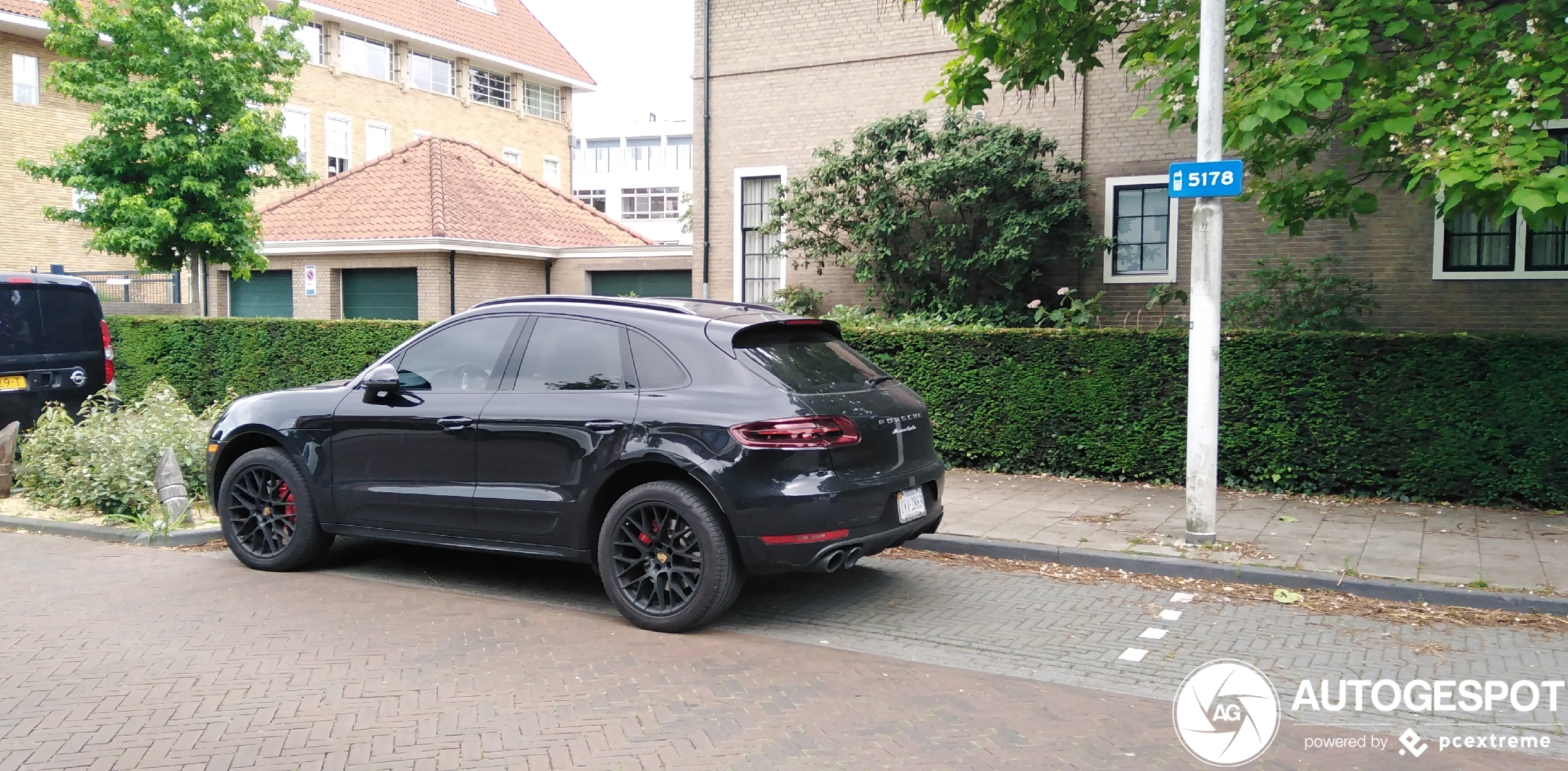 Porsche 95B Macan Turbo