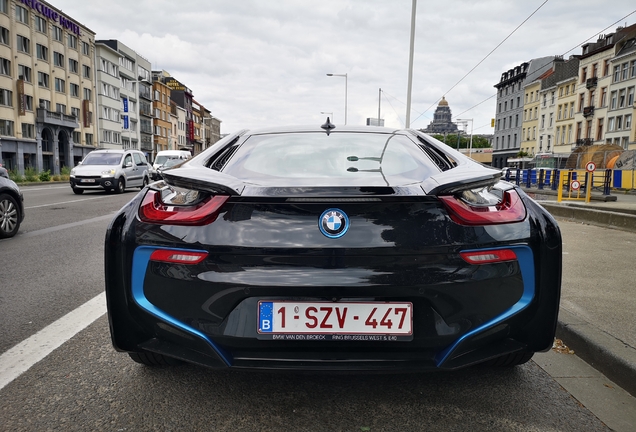 BMW i8