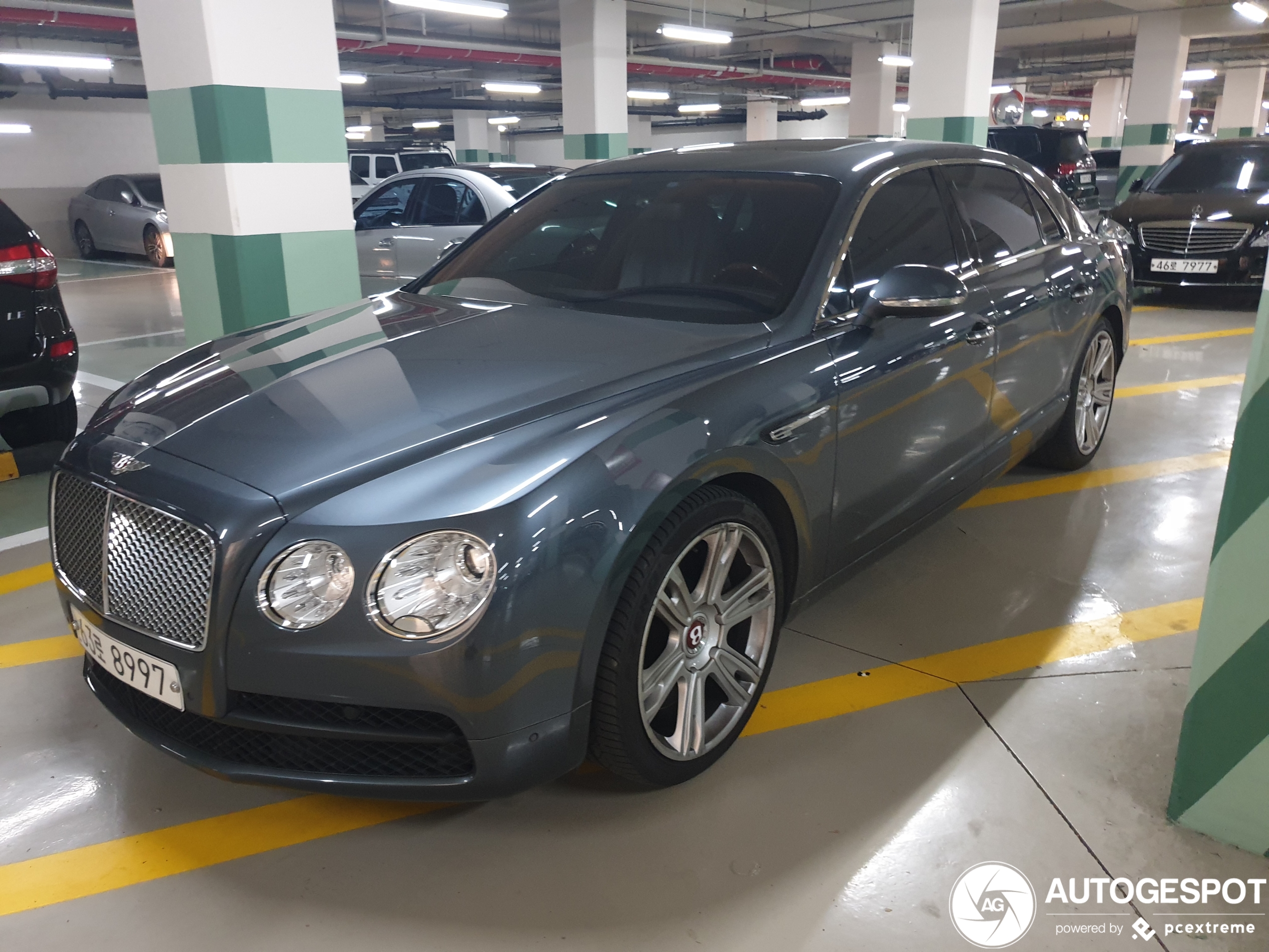 Bentley Flying Spur V8