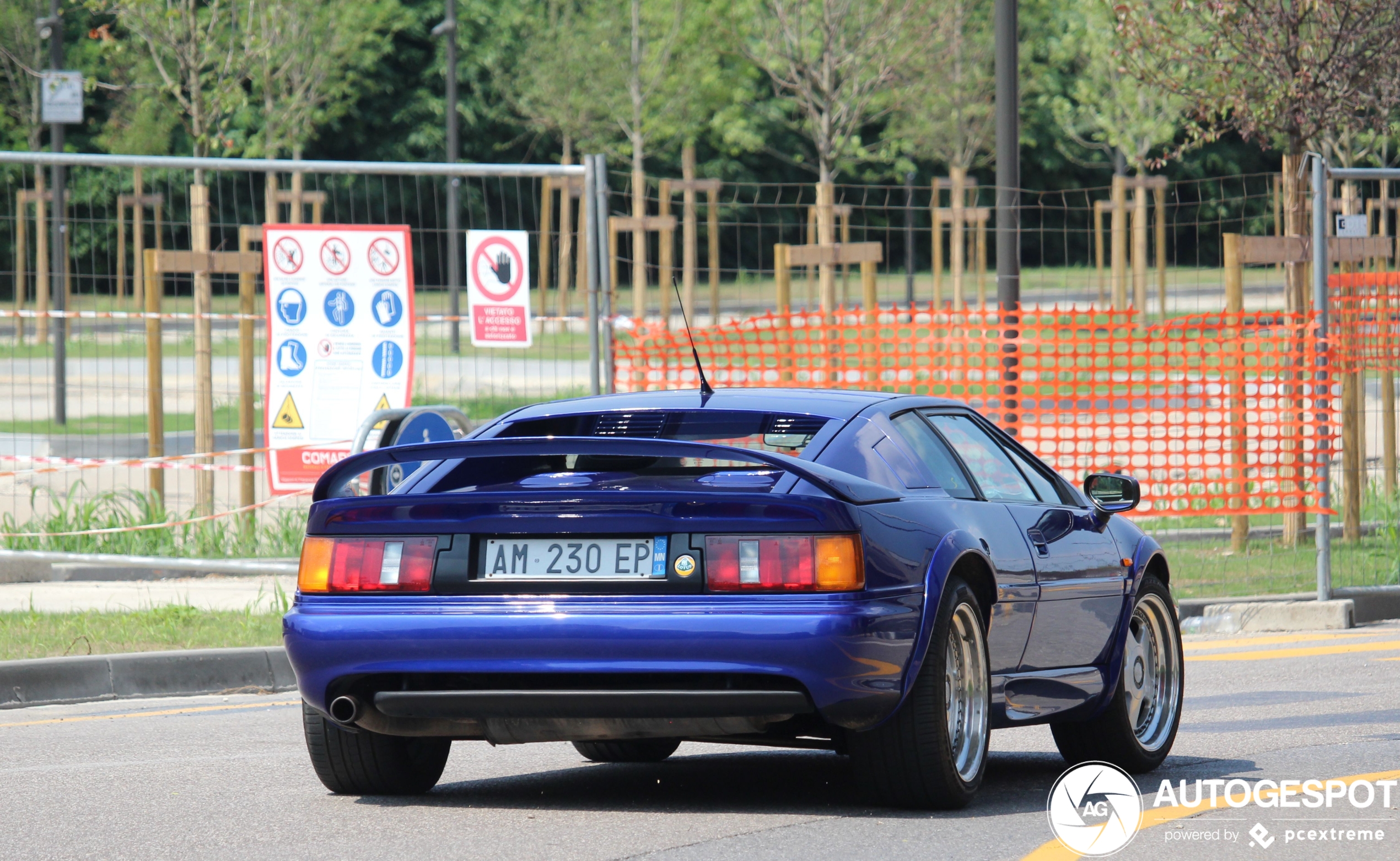 Lotus Esprit S4S