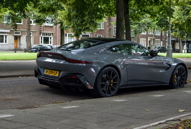 Aston Martin V8 Vantage 2018