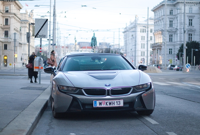 BMW i8 Roadster