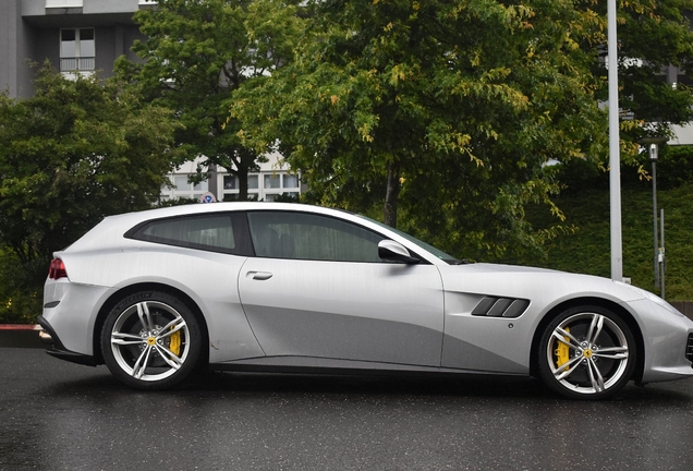 Ferrari GTC4Lusso