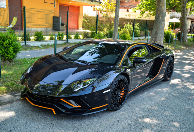 Lamborghini Aventador S LP740-4