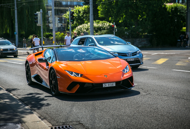 Lamborghini Huracán LP640-4 Performante Spyder