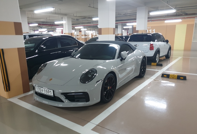 Porsche 992 Carrera 4S Cabriolet