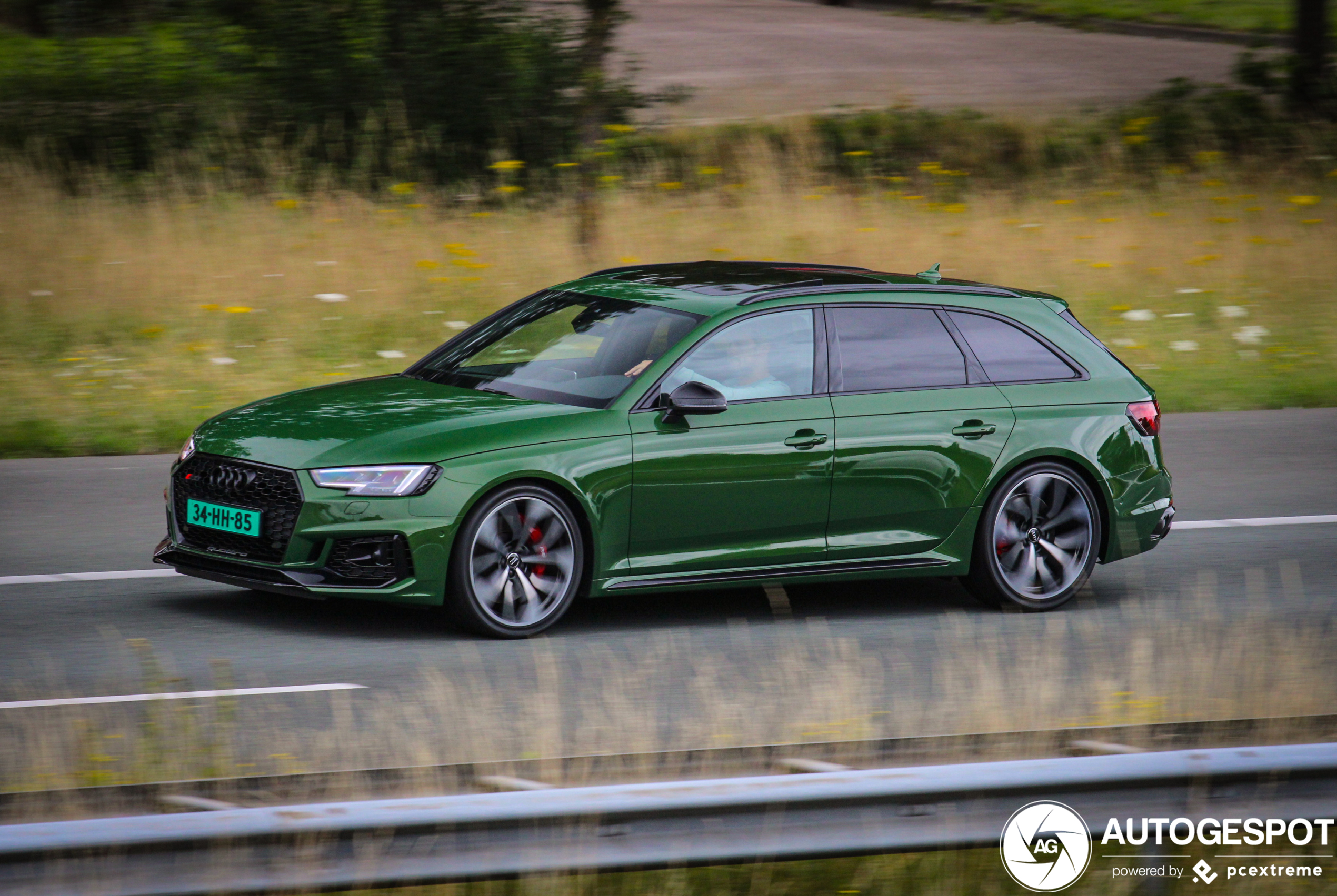 Audi RS4 Avant B9