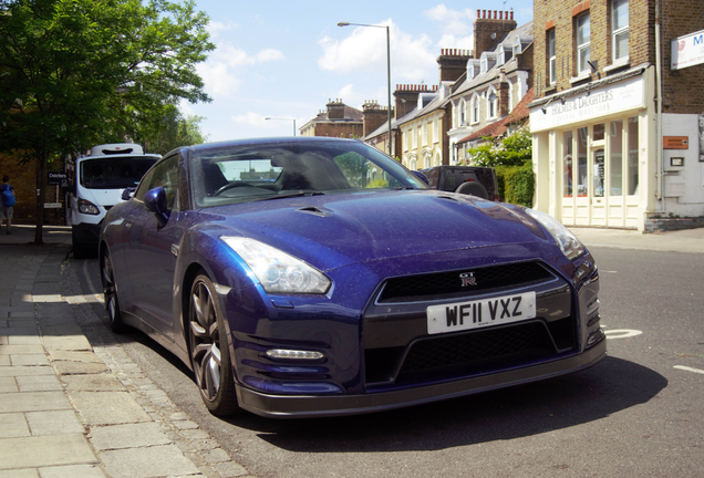 Nissan GT-R 2011