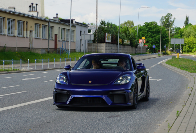 Porsche 718 Cayman GT4