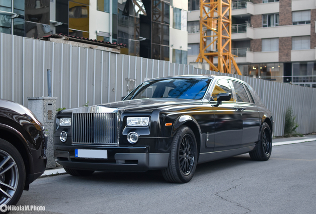 Rolls-Royce Phantom Black