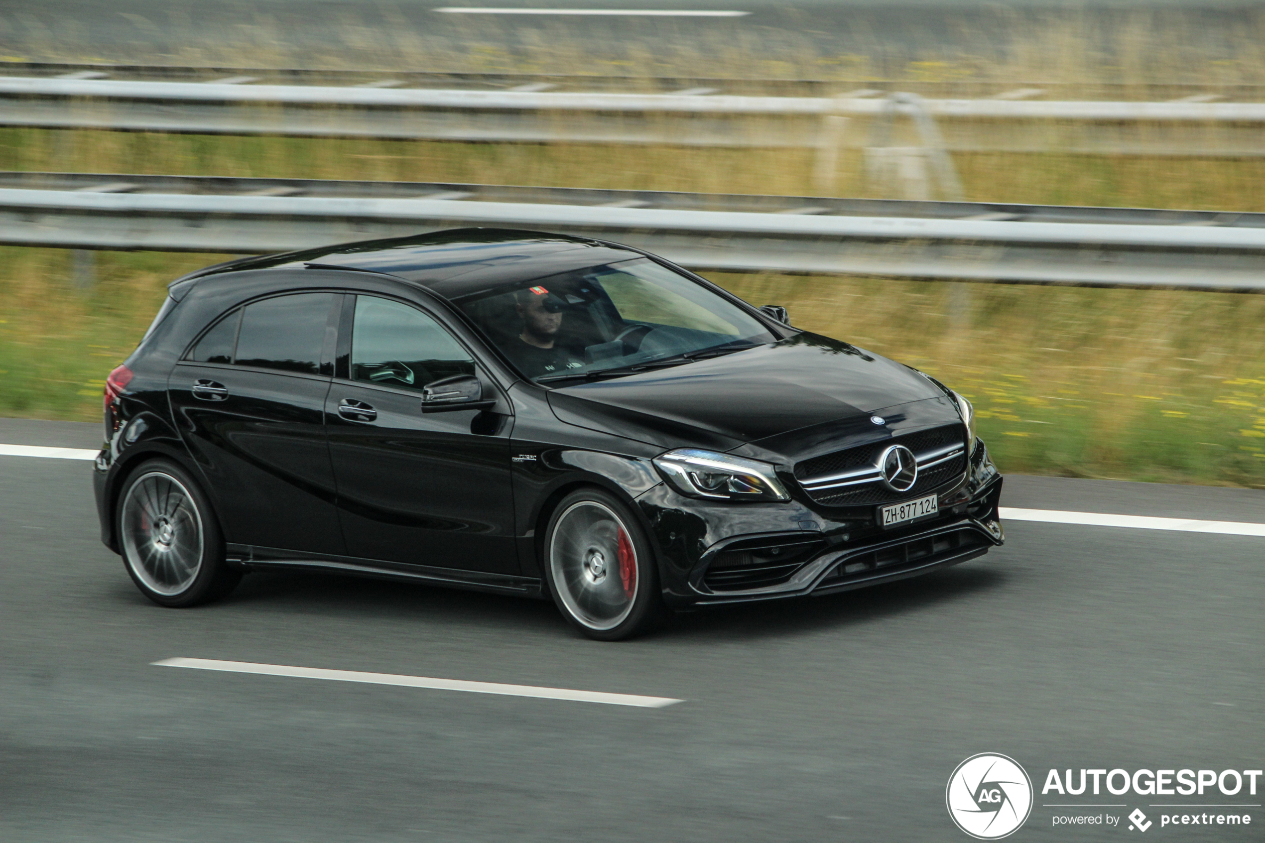 Mercedes-AMG A 45 W176 2015