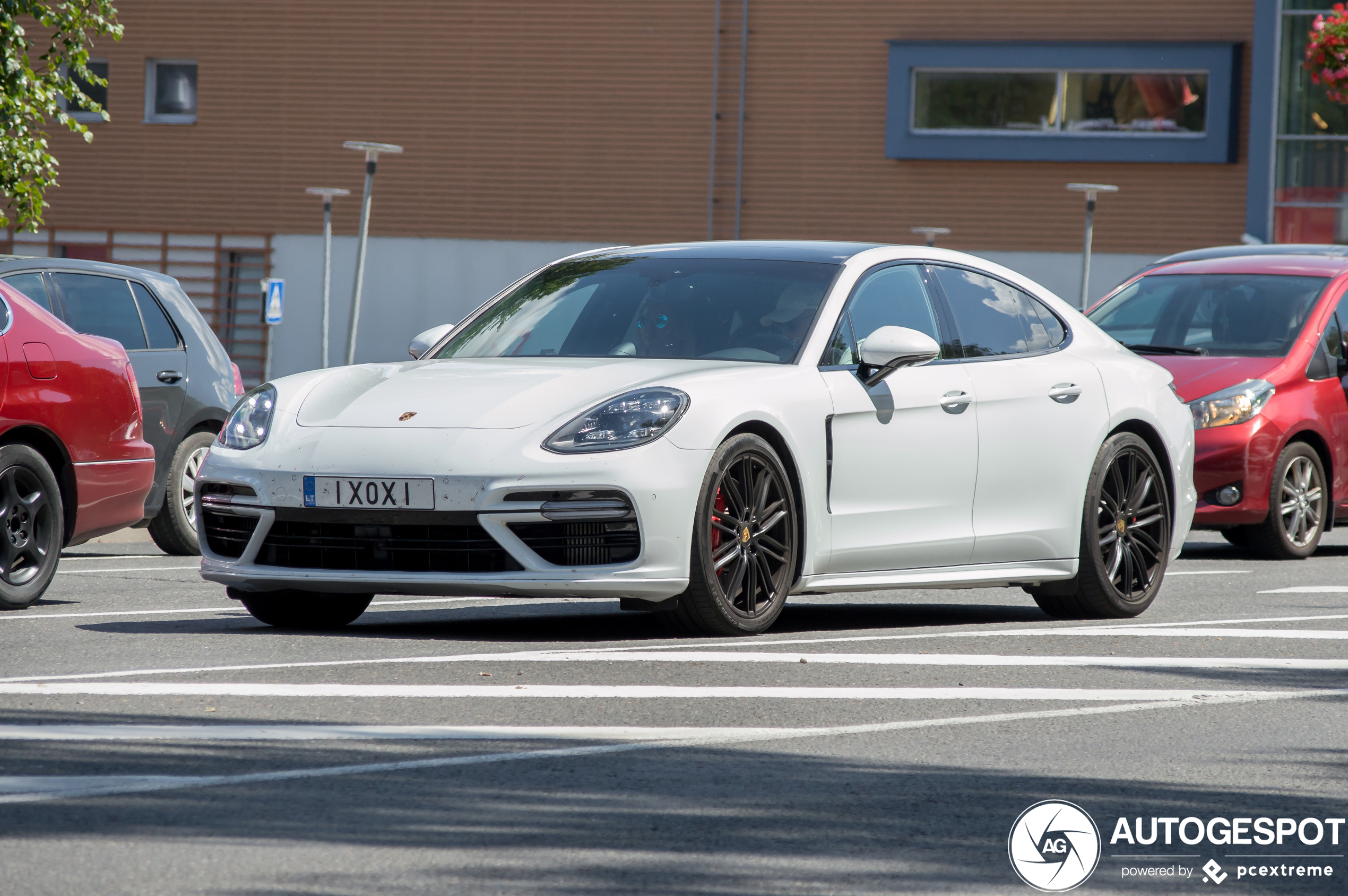 Porsche 971 Panamera Turbo