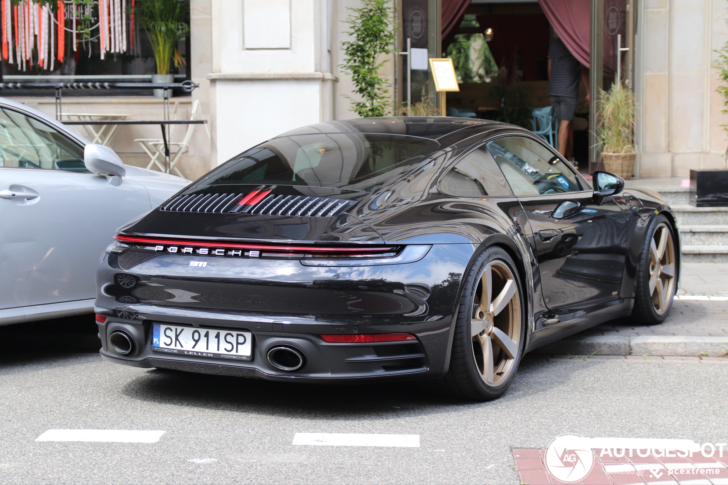 Porsche 992 Carrera 4S